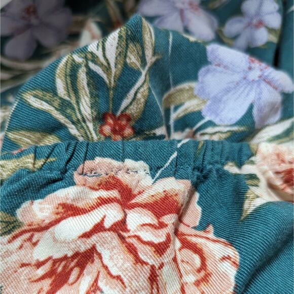 American Eagle Floral Romper Woman Sz Medium Green Peasant Cottagecore Style - Picture 12 of 12